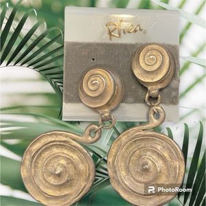 Women’s Vintage Spiral Metallic Disco Look Dangle Earrings. Pierced Posts.